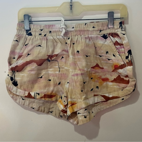 woman's Billabong beach theme size small shorts - Picture 1 of 11